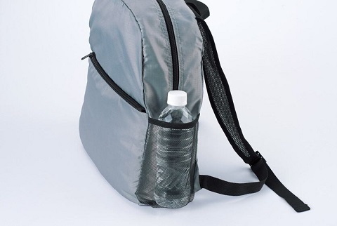 【送料無料】しっかり生地の超軽リュック