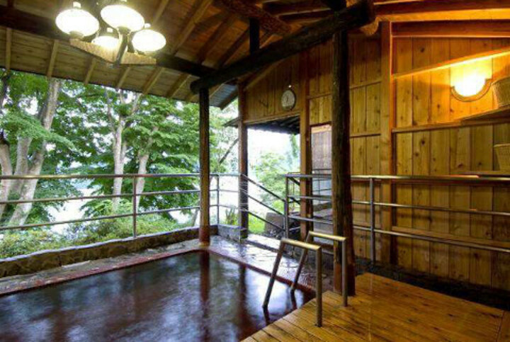 猿ヶ京温泉　ホテル湖城閣（群馬県 みなかみ町）8種類の露天風呂が自慢の宿