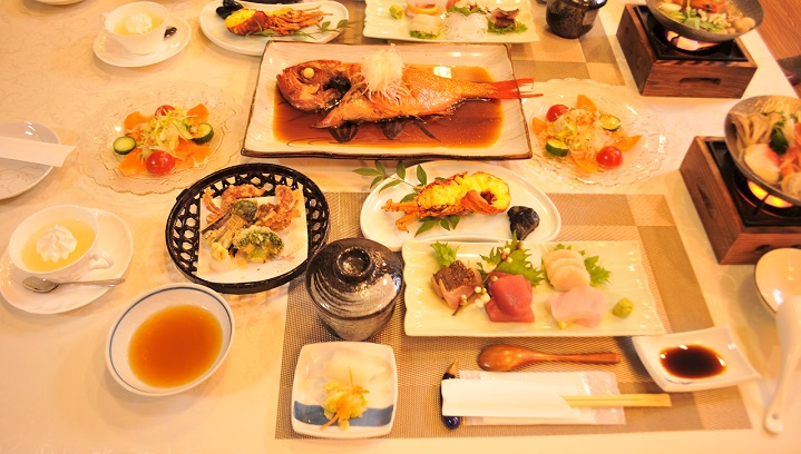 稲取漁港で仕入れた金目鯛など、伊豆に来て良かったと思えるお料理をご用意してお待ちしております