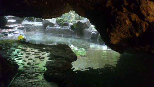 40年以上の月日を経て日の目を見ることになった、ここ最近、注目を浴びている『洞窟風呂』