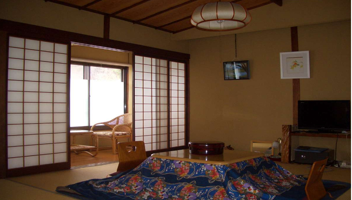 和風の落ち着いた客室（客室一例）　全室インターネット接続が可能となっております。