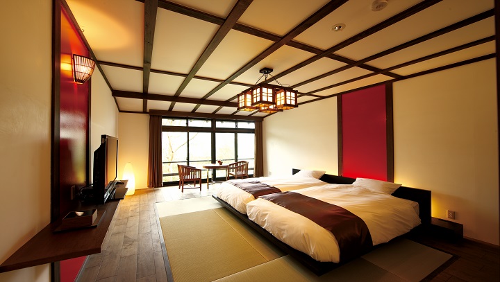 【大正モダンツイン】赤い壁、市松模様の天井が印象的な、 大正モダンの雰囲気を感じられるお部屋です
