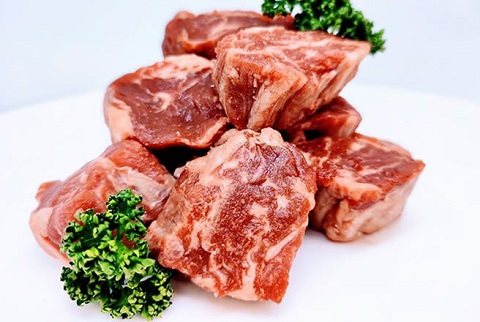【送料無料】牛ヒレ肉サイコロカットステーキ１ｋｇ