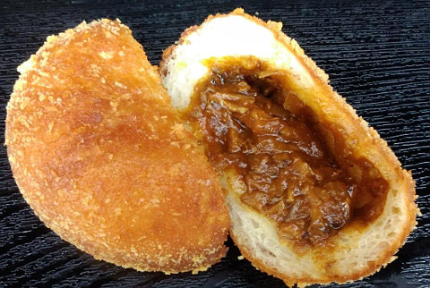 【大人気店★初登場】食べてびっくり！パン屋で買うより美味しい旨味をギュッと凝縮した冷凍宅配パン！伊豆名産の桜えびカレーパンは絶品★