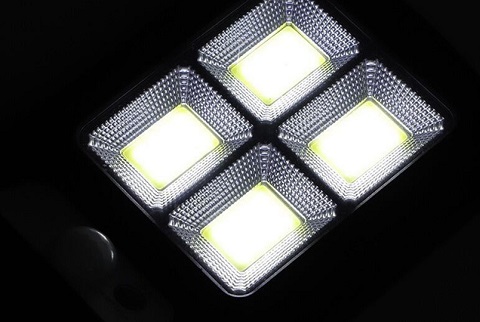 【今1番売れてる防犯グッズ】※電源不要※ ソーラー充電式センサーライト【送料無料】