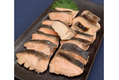 【送料無料】白鮭/秋鮭（塩鮭）切り身１kg（20g×50切×1パック）冷凍