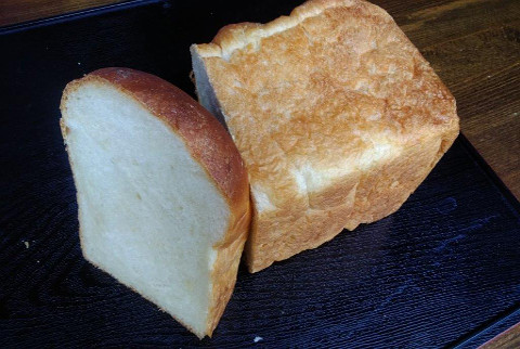 【大人気店★初登場】食べてびっくり！パン屋で買うより美味しい旨味をギュッと凝縮した冷凍宅配パン！伊豆名産の桜えびカレーパンは絶品★