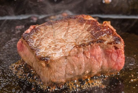 【送料無料】牛ヒレ肉サイコロカットステーキ１ｋｇ