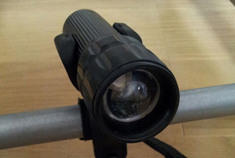 【送料無料】米国ＣＲＥＥ社製3W-LED高輝度搭載ライト、自転車取り付けジョイントのセット