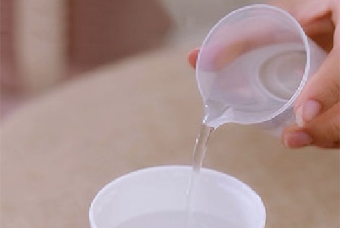 卓上に置けるミニサイズなので、オフィスや在宅ワークで大活躍！ミニサイズUSB加湿器【送料無料】