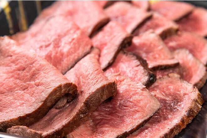 一味違う贅沢感！？神戸牛、松阪牛と並ぶ日本三大銘柄「近江牛」の ローストビーフ５００ｇ（250ｇ×2）