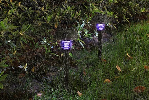 電源や配線不要 スイッチの切り替えで殺虫灯、ガーデンライトにも！2WAY仕様★ 電撃殺虫灯・ガーデンライト【送料無料】