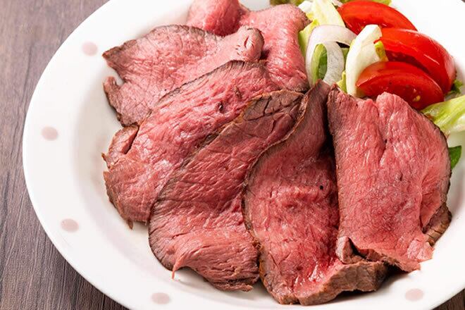 一味違う贅沢感！？神戸牛、松阪牛と並ぶ日本三大銘柄「近江牛」の ローストビーフ５００ｇ（250ｇ×2）