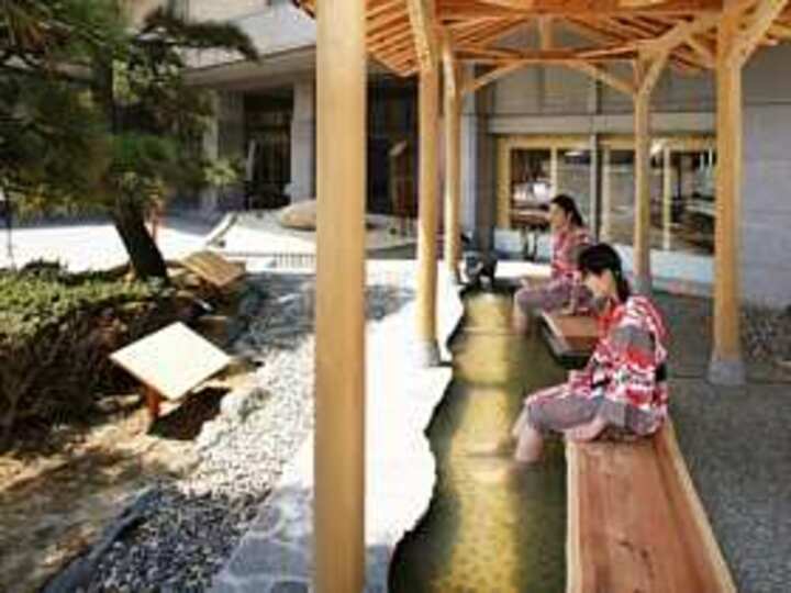 源泉の足湯　「晶子の愛し湯」 