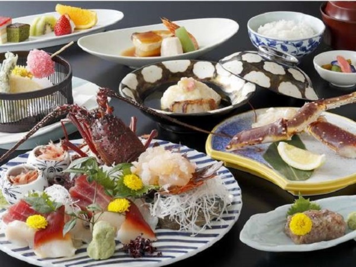 伊勢海老・金目・サザエなど人気の食材を集めました