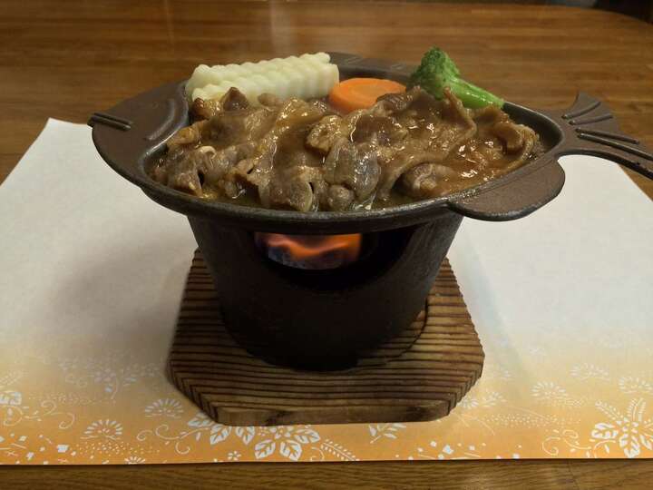 夕食の焼肉です温かくお召し上がれます(＾＾)