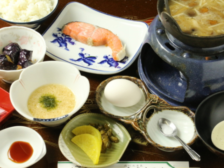 朝食