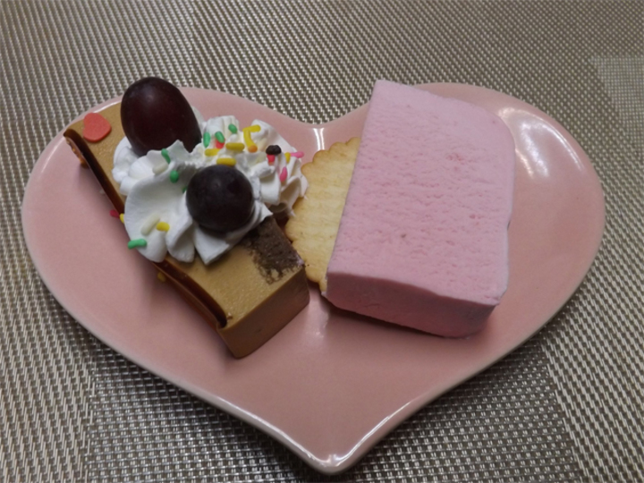 ケーキとアイスのデザート