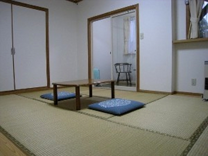バストイレ付 和室小部屋付 １０畳.