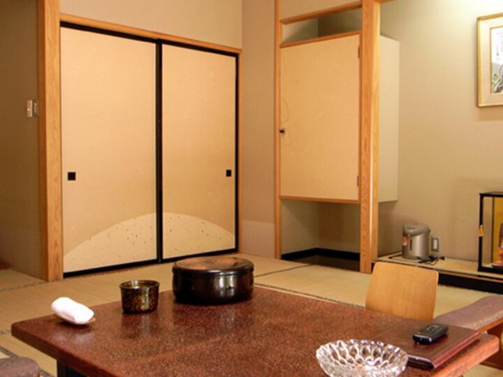 和室（バスなし・ウォッシュレットトイレ付き）