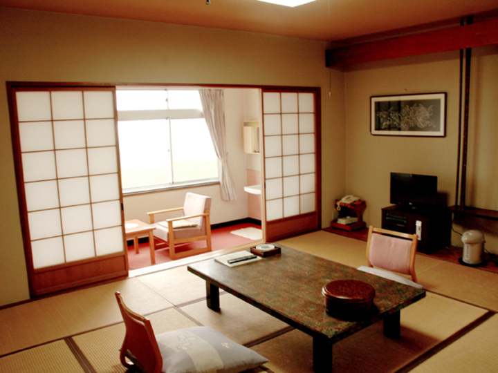 【眺望抜群！関東平野が見渡せる和室】年代を感じるお部屋です。.