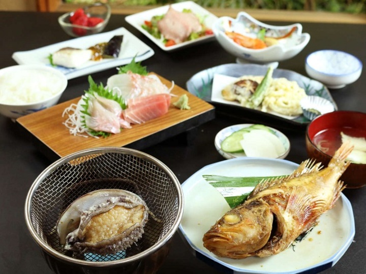 富浦産あわびの踊り焼きが付いたご夕食
