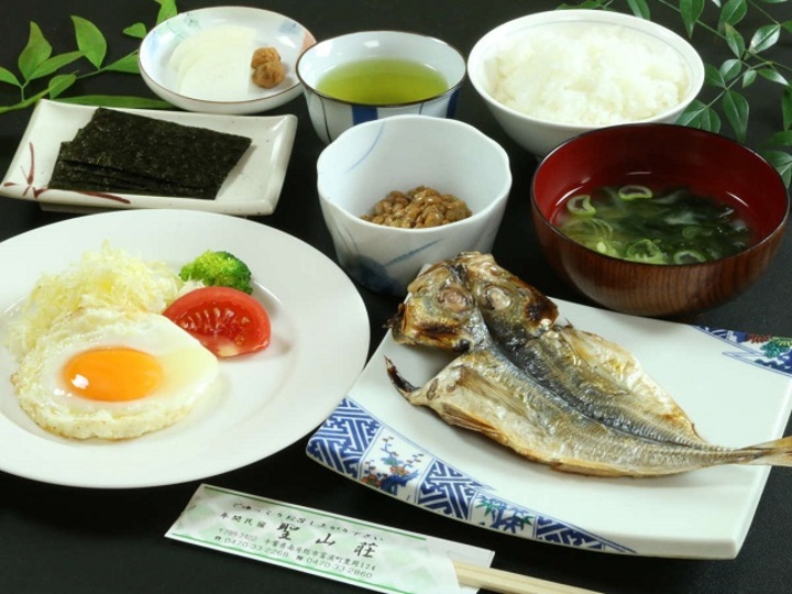 民宿の朝ごはん♪しっかり食べて一日をはじめましょう。