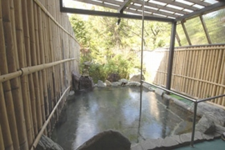 天然温泉の露天風呂
