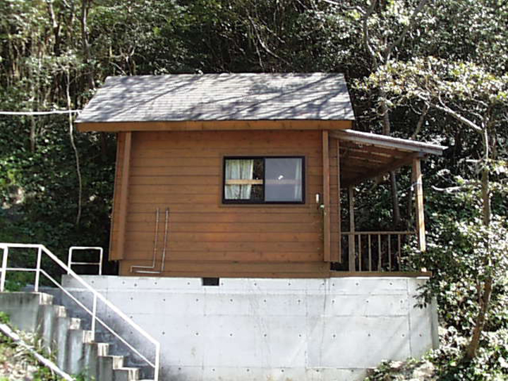 【禁煙】堂ヶ島 2名用タイニーログハウス棟 ロフト付.（4人迄可）【リネン代無料・駐車代1台無料】