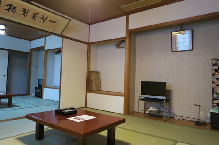 和室８畳（山側）.