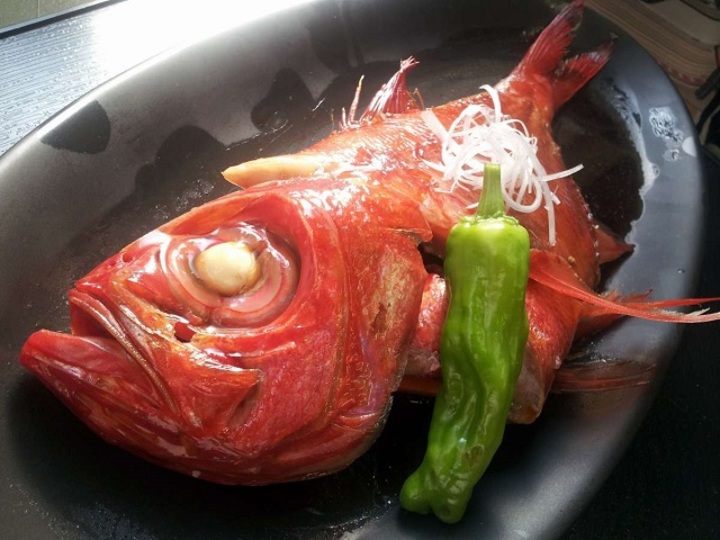 とろり甘めの当館自慢のタレでホクホクの大金目鯛姿煮