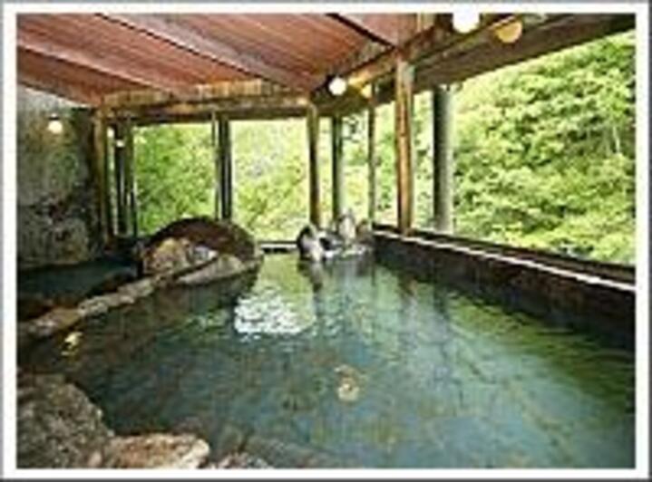 岩風呂「涼風と岩の湯」 