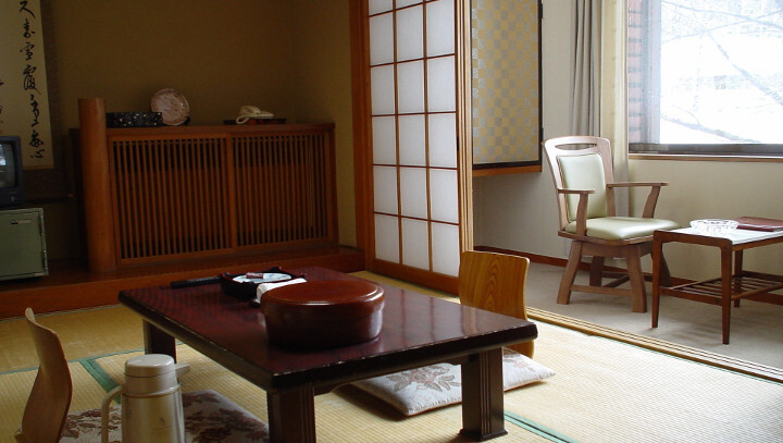 日本情緒あふれる和風数奇屋造りの宿です（客室一例）