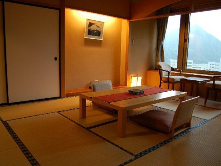 和室１２畳（トイレ付）＜禁煙＞【広々のんびり寛げます】.