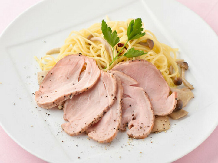自家製ローストチキンのパスタ
