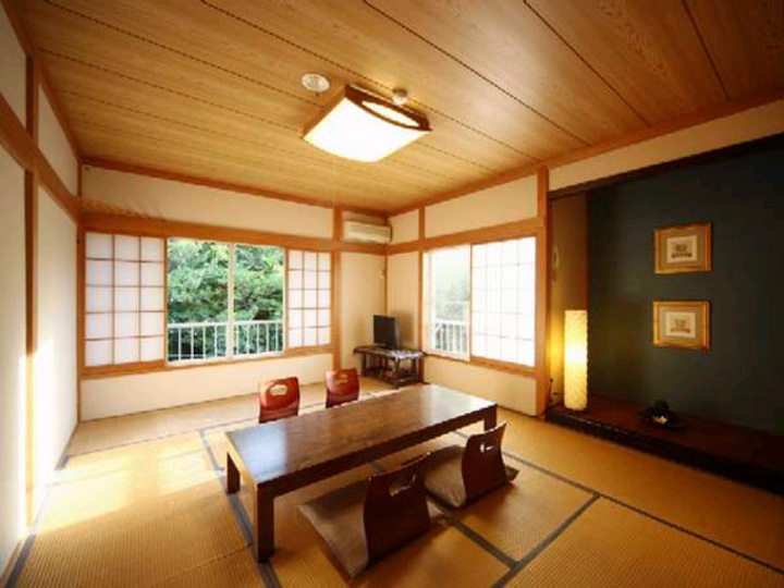 和室10畳（２〜４名）