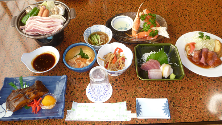 ご夕食ご朝食はお食事場所で