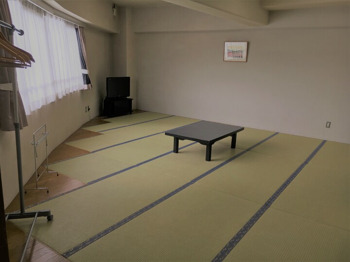 大部屋◇和室16畳（独立洗面・トイレ付）＜冷暖房有＞　※室内禁煙 