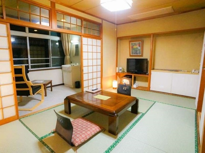 【東館4F～2F・スタンダード・8畳】二人の距離が縮まる部屋 