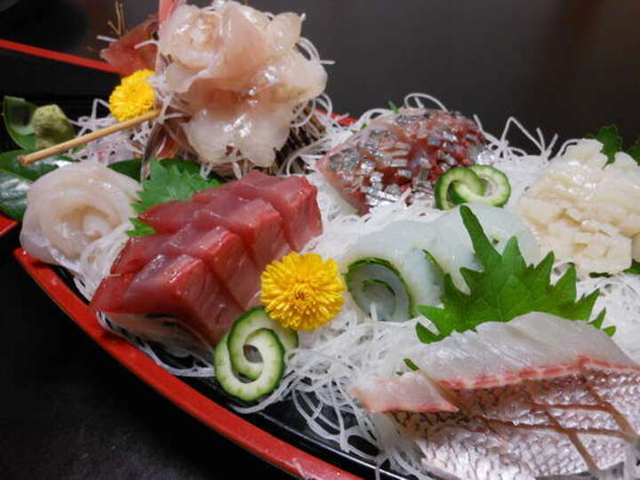 刺身舟盛2人前那珂湊港水揚げの旬の魚満載の舟です
