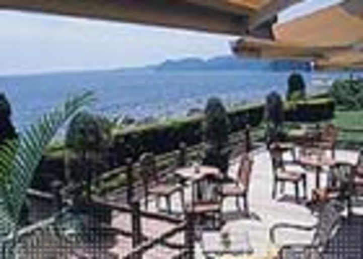 ラウンジ「Balcony de izu」
