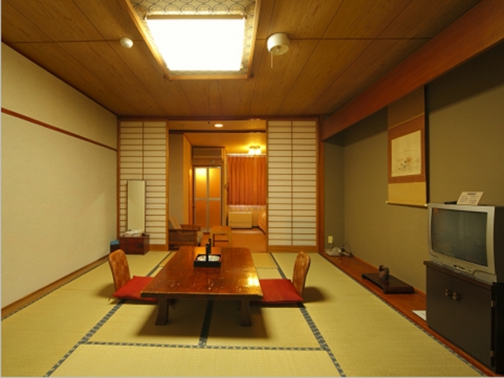 桂館または桂館別館または洋室ト（ホテルにおまかせ・トイレ付き）