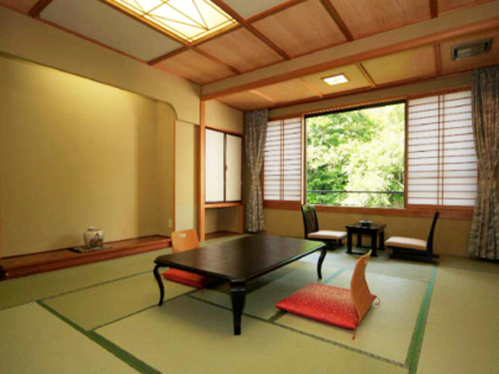 和室10畳または15畳タイプ　（渓谷沿い） 