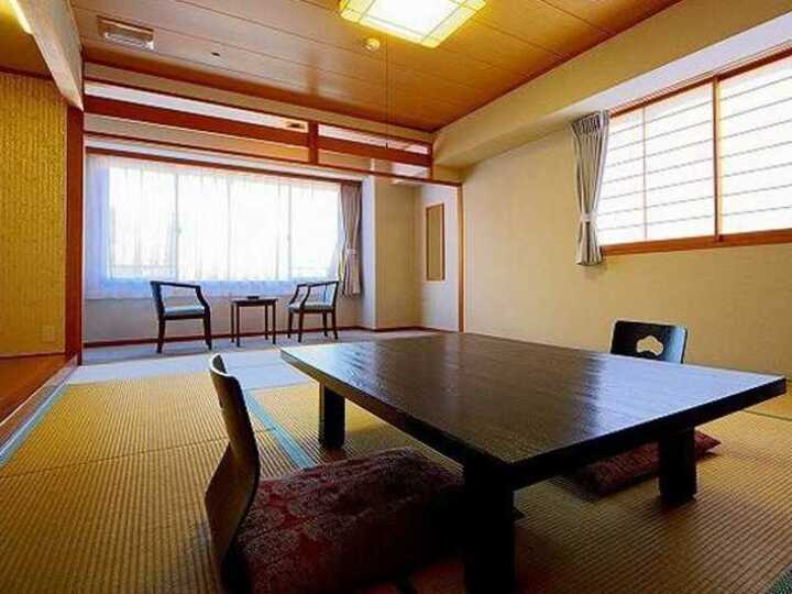 和室１２畳　４４．１平米 