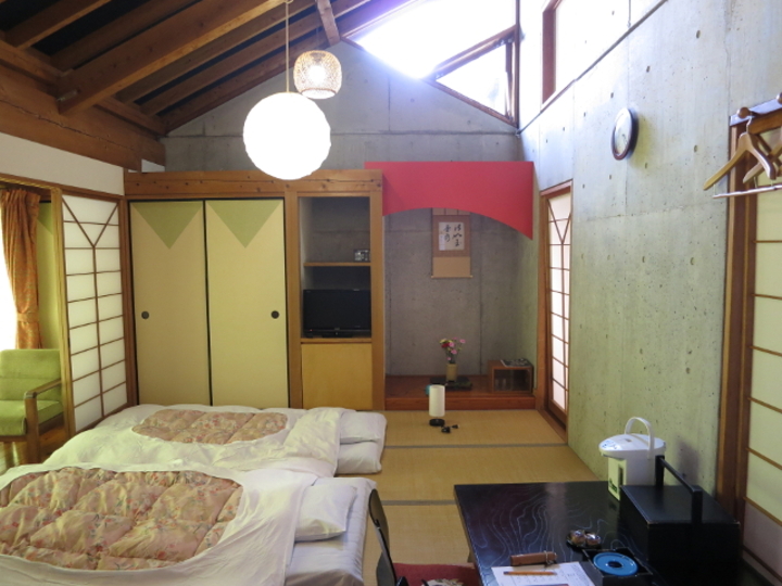 和室10畳（バス・トイレ付）