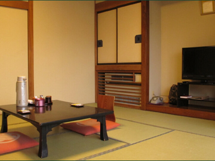 リーズナブルでも快適に過ごすお部屋【東館：和室１０畳】.