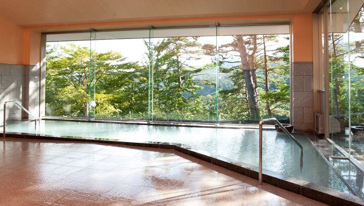 2013年10月大浴場リニューアル☆自慢の温泉は乳白色の硫黄泉。