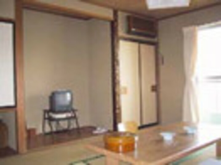 和室10畳（バストイレ付）