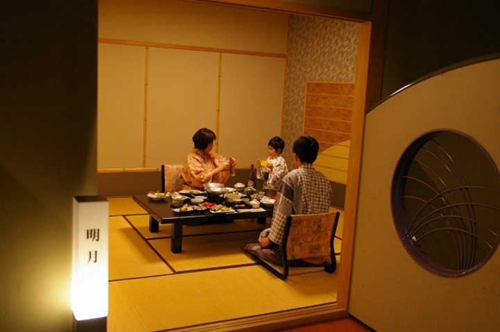 料亭個室　観月