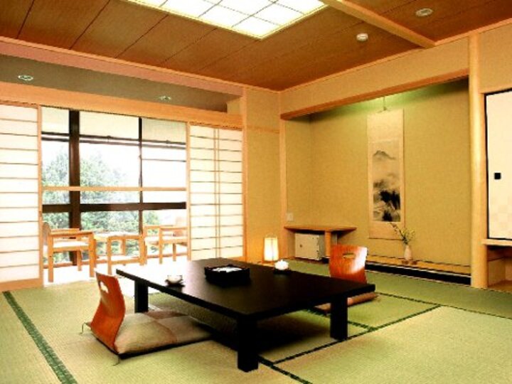 和室10畳（本館タイプ）.